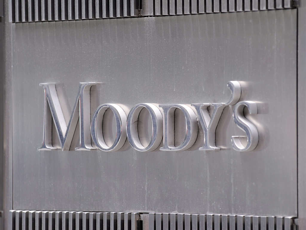 Moody’s поставило рейтинг РФ на пересмотр с перспективой понижения