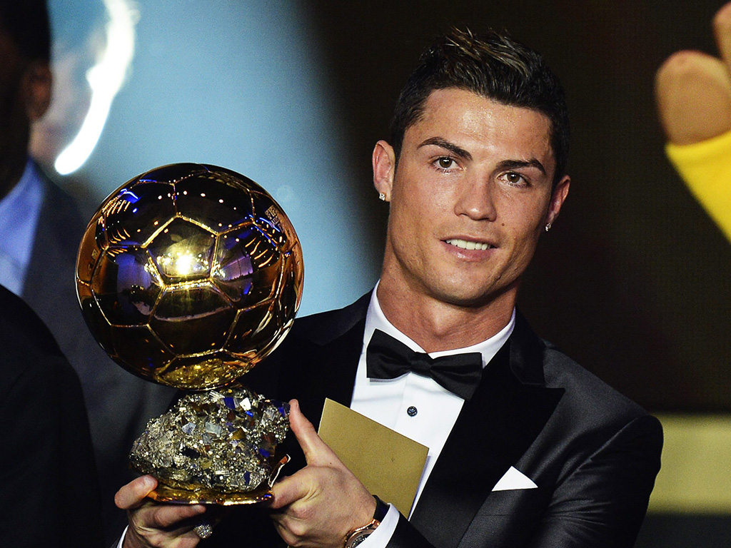 Com três conquistas, o astro do Real Madrid encosta em Lionel Messi, que venceu o prêmio por quatro anos consecutivos