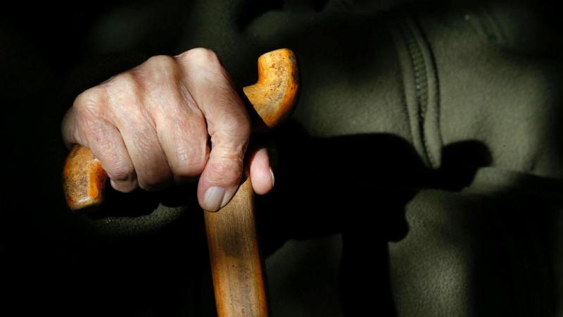 Resultado de imagem para Fundação com “aumento significativo” de denúncias de maus tratos a idosos