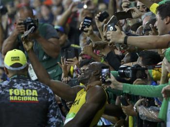 Usain Bolt: cantar «One Love» até ser «Muhammad Ali e Pelé»
