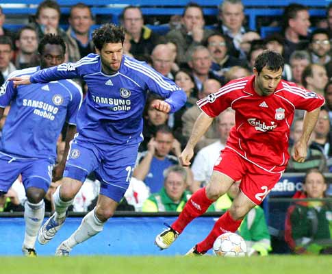 Ballack e Mascherano, Chelsea-Liverpool, meia-final da Liga dos Campeões em Stamford Bridge