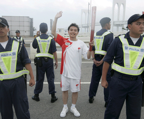 A tocha olímpica chegou a Macau.