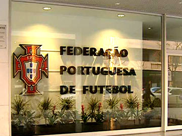 Benfica quer levar «apito final» à UEFA