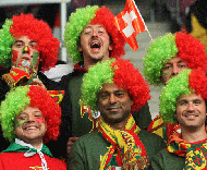 Portugueses em festa antes do jogo com a Turquia