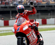 Moto GP: Casey Stoner (Ducati) celebra conquista da «pole» em Barcelona