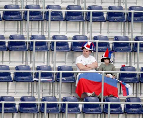 Adeptos russos antes do jogo com a Grécia, Grupo D do Euro-2008