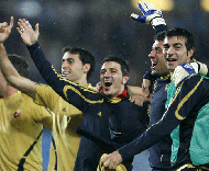 Palop festeja com companheiros da selecção espanhola.
