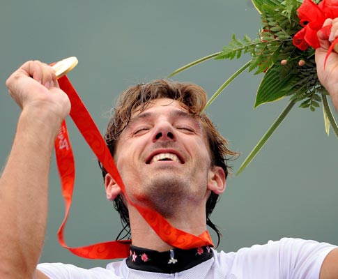 Cancellara leva duas medalhas no ciclismo