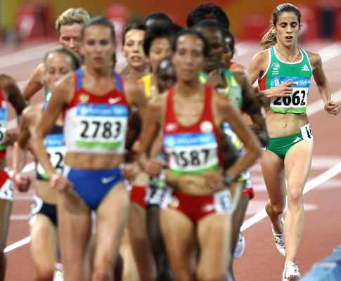 Jessica Augusto durante a eliminatória olímpica dos 5000m