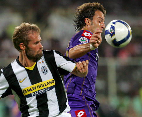 Fiorentina-Juventus: Mellberg e Gilardino (EPA/DeglInnocenti)