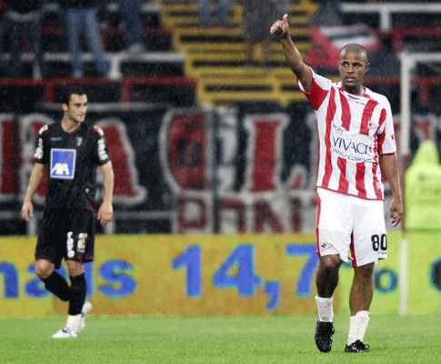 Wesley festeja golo marcado ao Sp. Braga