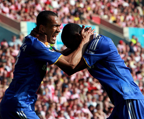 Bosingwa festeja primeiro golo no Chelsea