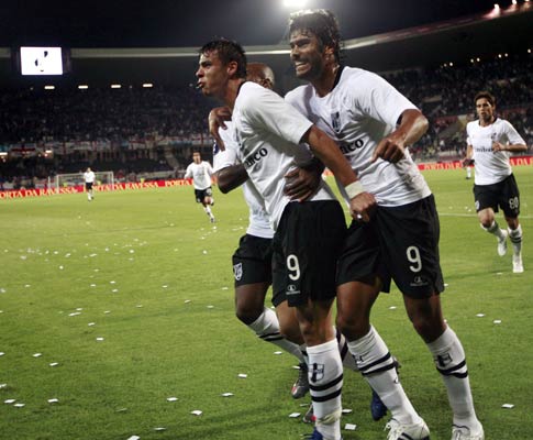Douglas e Roberto, V. Guimarães vs Portsmouth