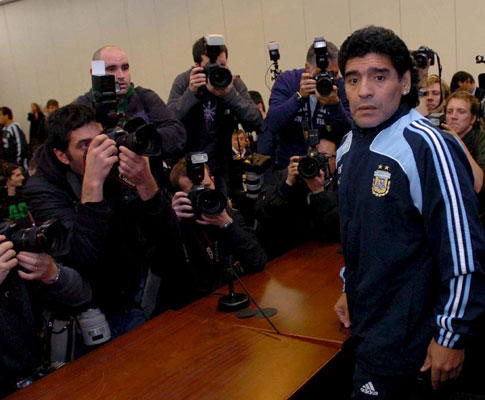 Maradona antes da estreia como seleccionador com a Escócia