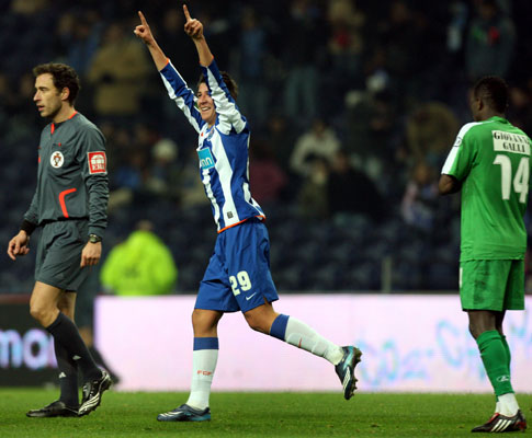 Rabiola festeja golo do F.C. Porto ao V. Setúbal