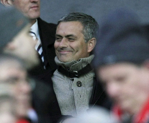 José Mourinho assisitiu à derrota do Chelsea em Old Trafford (0-3)