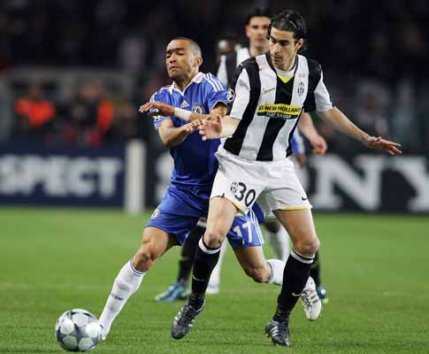 Bosingwa e Tiago, durante o Juventus-Chelsea