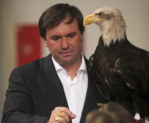 Eleições no Benfica: nem faltou a águia Vitória