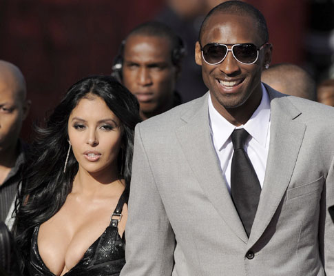 Kobe Bryant, estrela da NBA, e a mulher
