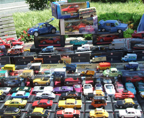 Mercado Porto Belo- Carros em miniatura