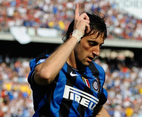 Diego Milito (Inter) festeja golo ao Milan