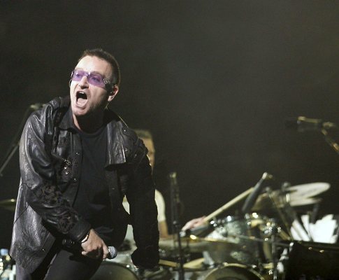 U2 em concerto na Polónia  (foto AndrezeJ/EPA)