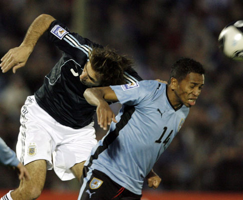 Uruguai-Argentina, Alvaro Pereira em acção