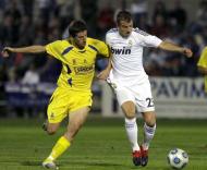 Van der Vart (Real Madrid) em luta com Borja (Alcorcon)