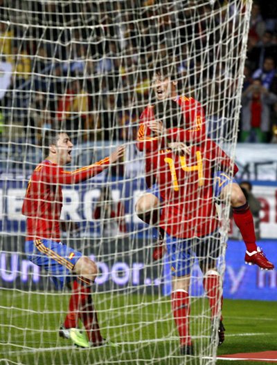 Espanha festeja golo sobre a Argentina