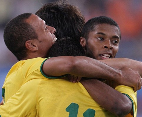Brasil festeja golo sobre Inglaterra