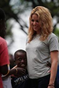 Shakira no Haiti (foto: Lusa/Epa)