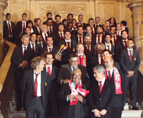 Campeão Benfica recebido na C.M. Lisboa (foto: NT/maisfutebol)