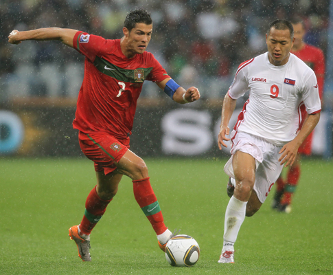 Mundial 2010: Portugal vs Coreia do Norte (EPA/OLIVER WEIKEN)