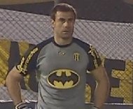 Batman é guarda-redes no Paraguai