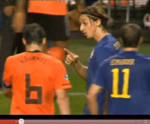 Ibrahimovic «atira-se» a Van Bommel
