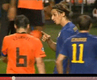 Ibrahimovic «atira-se» a Van Bommel
