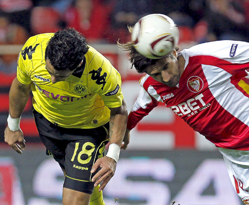 Sevilha vs Borussia Dortmund (EPA/Julio Munoz)