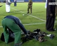 Arábia Saudita: adeptos atiram sapatos ao árbitro