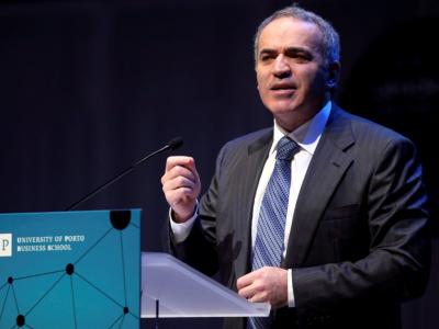 Kasparov diz que 2023 vai ser “o último ano do regime de Putin” - TVI