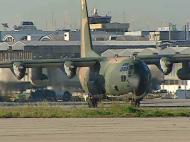 C-130 português chega a Trípoli