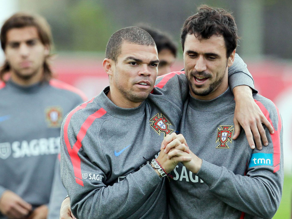 Pepe e Hugo Almeida felizes no treino da selecção