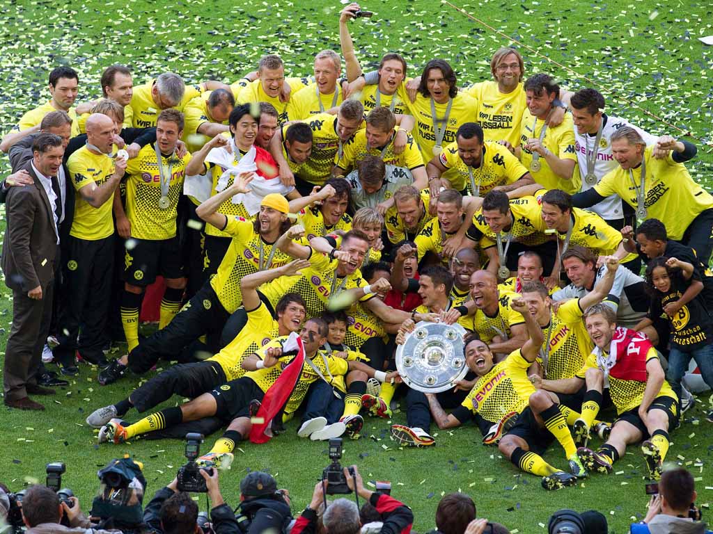 Celebrações do Borussia Dortmund (EPA/Friso Gentsch)