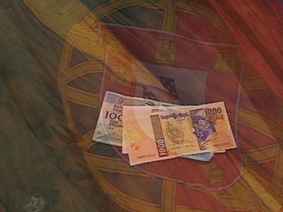 Cidadãos ficaram com 94 milhões de euros em notas de escudo prescritas da série Descobrimentos - TVI
