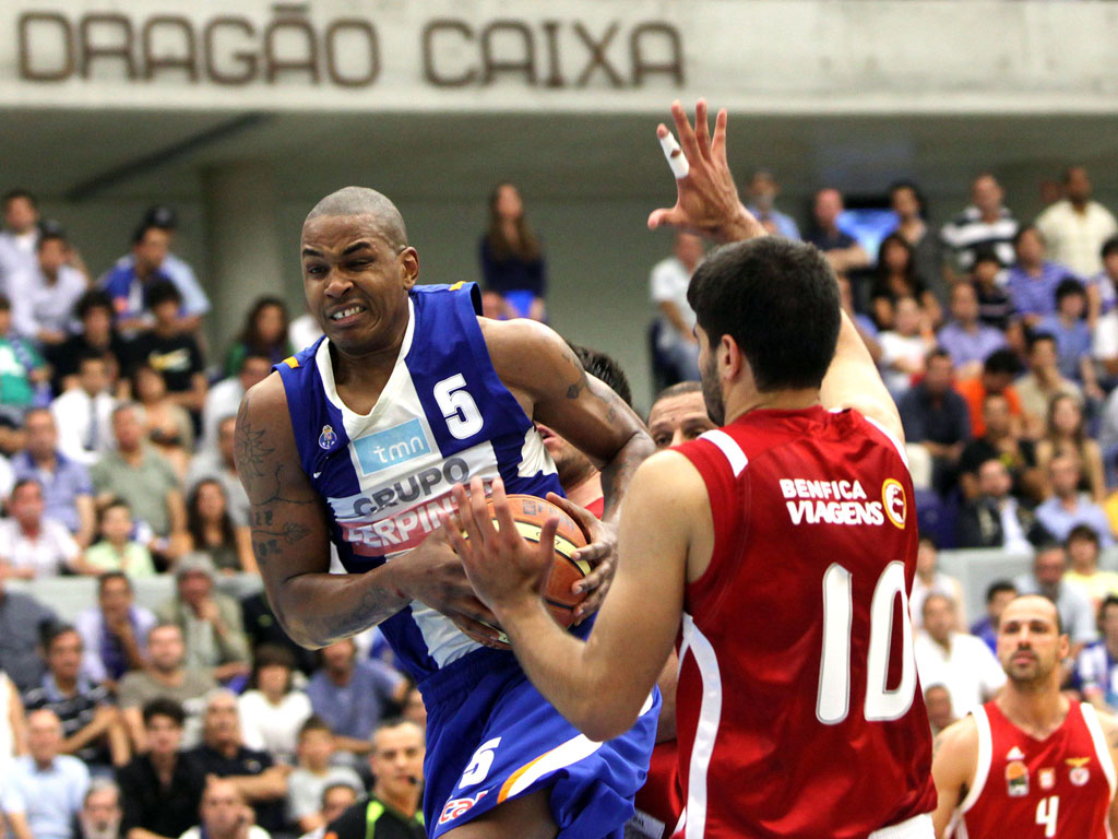 F. C. Porto campeão de basquetebol