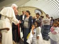 Papa recebe ciganos no Vaticano
