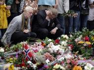 Homenagem às vítimas em Oslo, Noruega (Reuters)