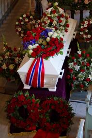 Primeiro funeral das vítimas de Breivik [EPA]