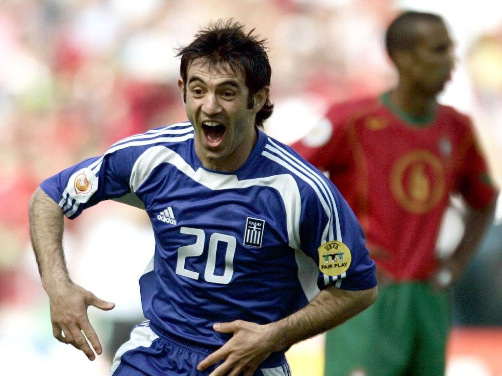 Euro 2004: Portugal-Grécia, 1-2, balde de água fria a abrir