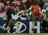 Euro 2004: Portugal-Rússia, 2-0, golo de Rui Costa