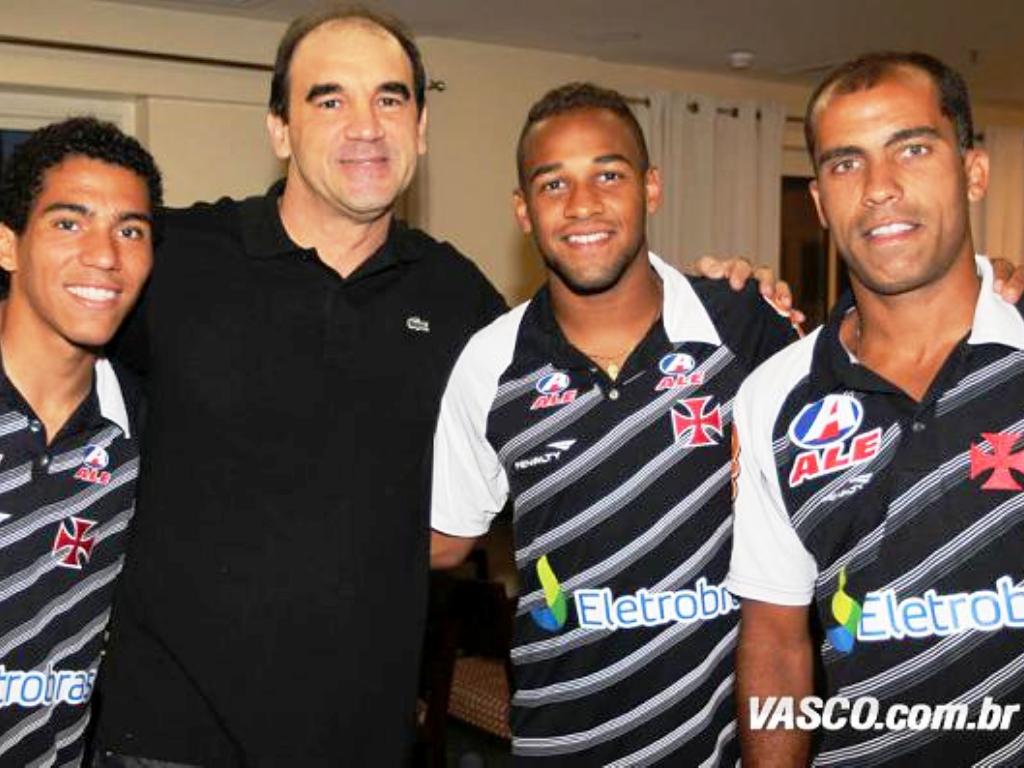 Ricardo Gomes com Fellipe Bastos (FOTO: vasco.com.br)